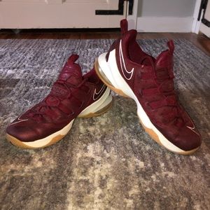 Nike Lebron XIII Low Basketball Shoes